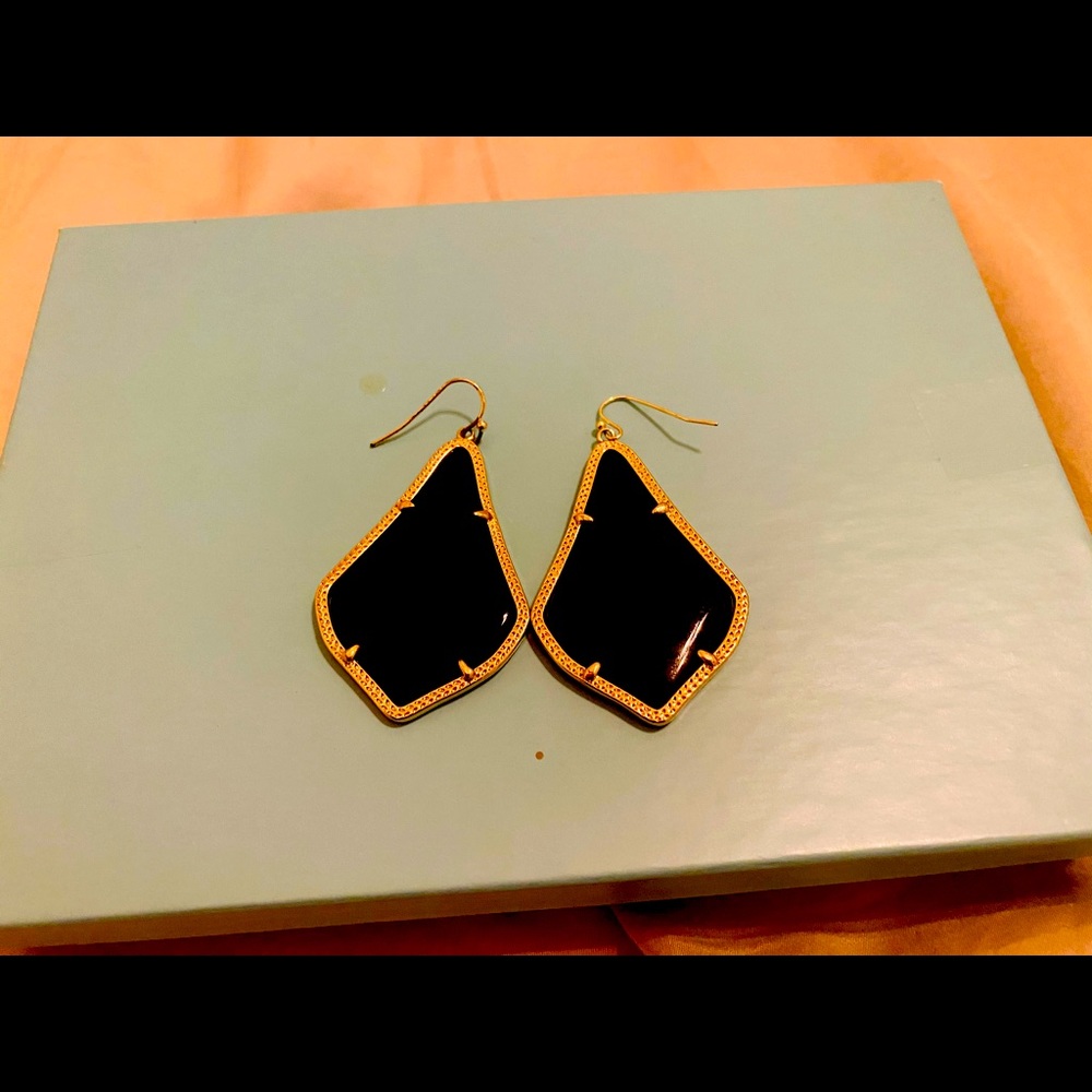 Kendra Scott bundle of earrings.